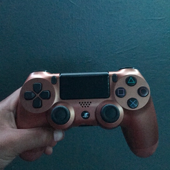 PS4 wireless DualShock controller no usb required - Picture 1 of 3